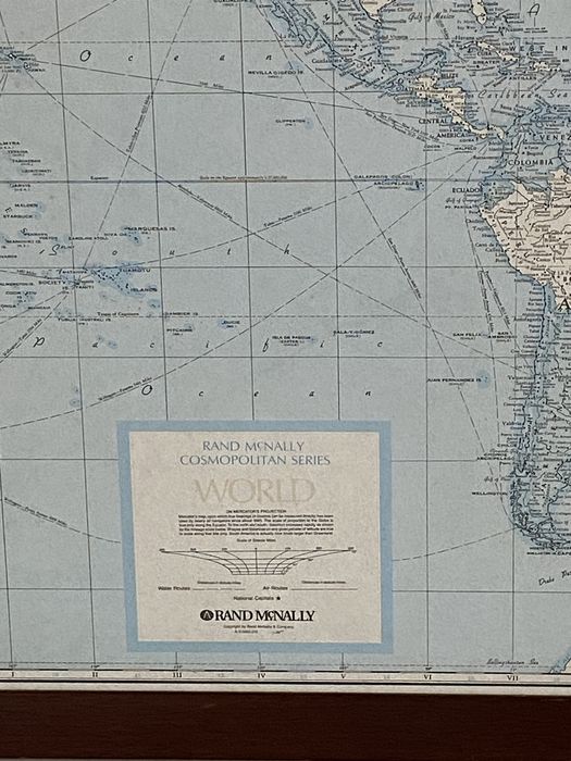 Mapa mundo emoldurado