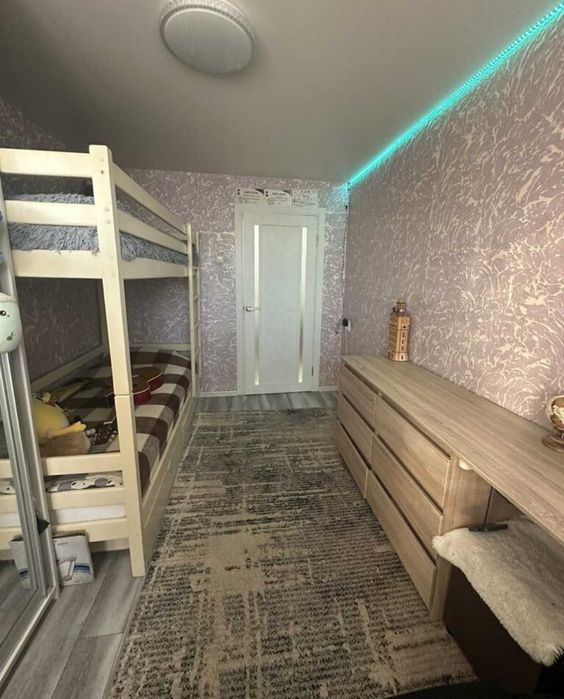 Продаж 2-к квартири в новобудові з власним паркомісцем. Техніка, меблі