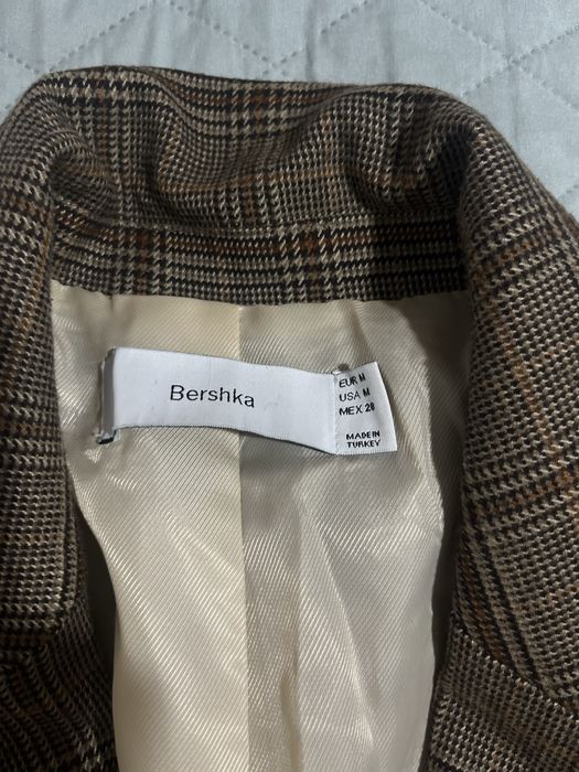 Піджак бренду Bershka
