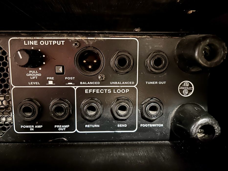 Ampeg SVT-III Pro – kultowa głowa basowa 450W (USA)