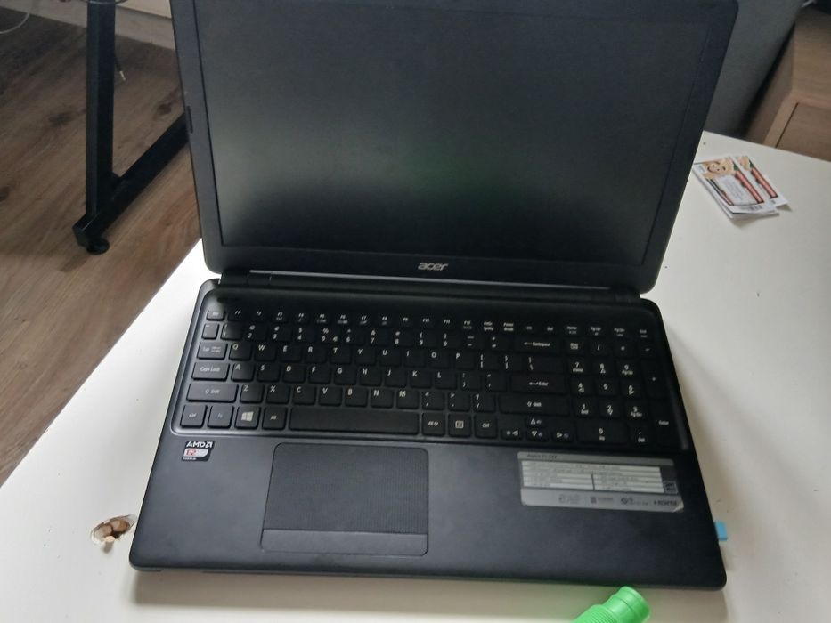 Sprzedam laptopa Acer z nowym dyskiem