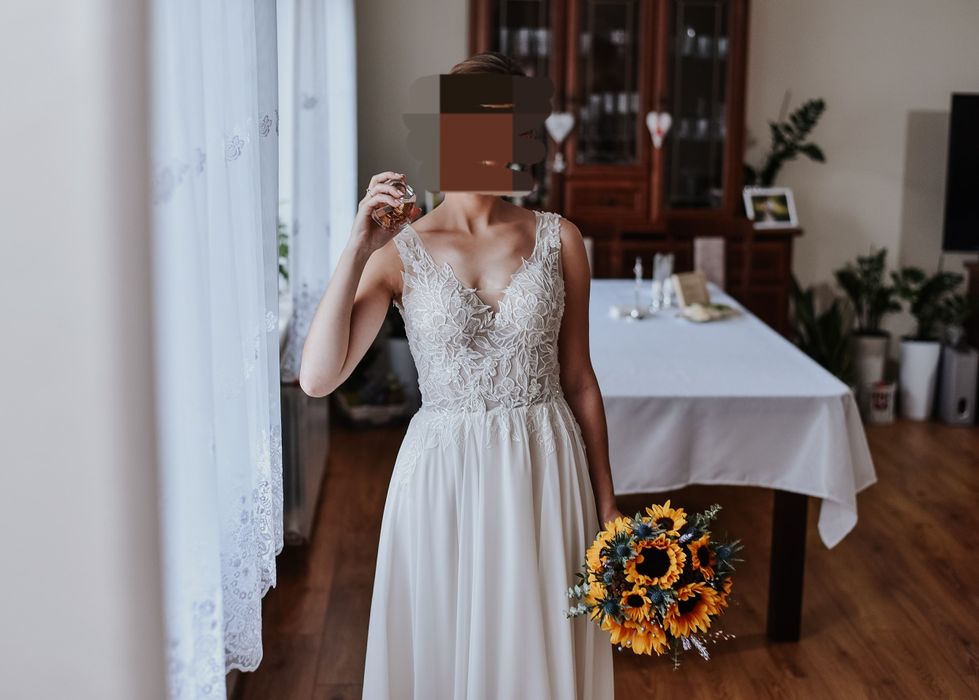 Suknia ślubna z trenem