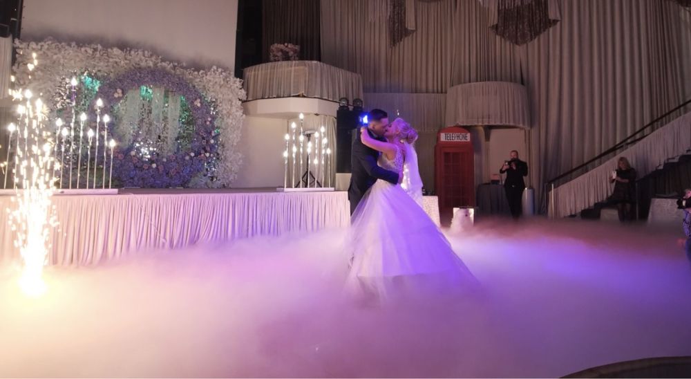 Тяжелый дым. Холодные фонтаны. Важкий ,низкий дым на свадьбу.