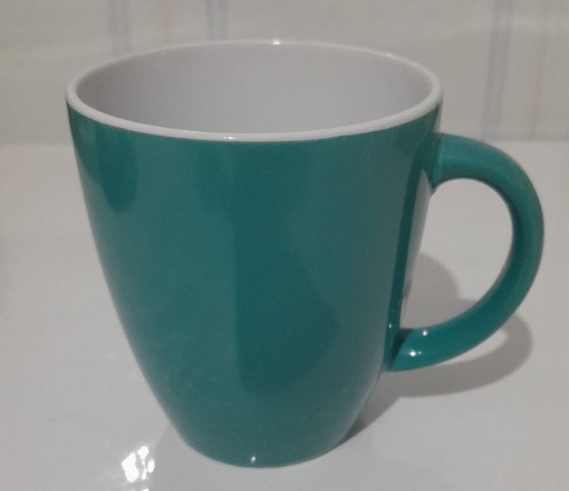2 Canecas verdes de cerâmica