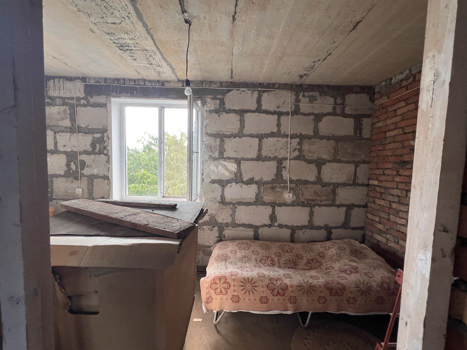 Продаю капитальный дом в три уровня с документами