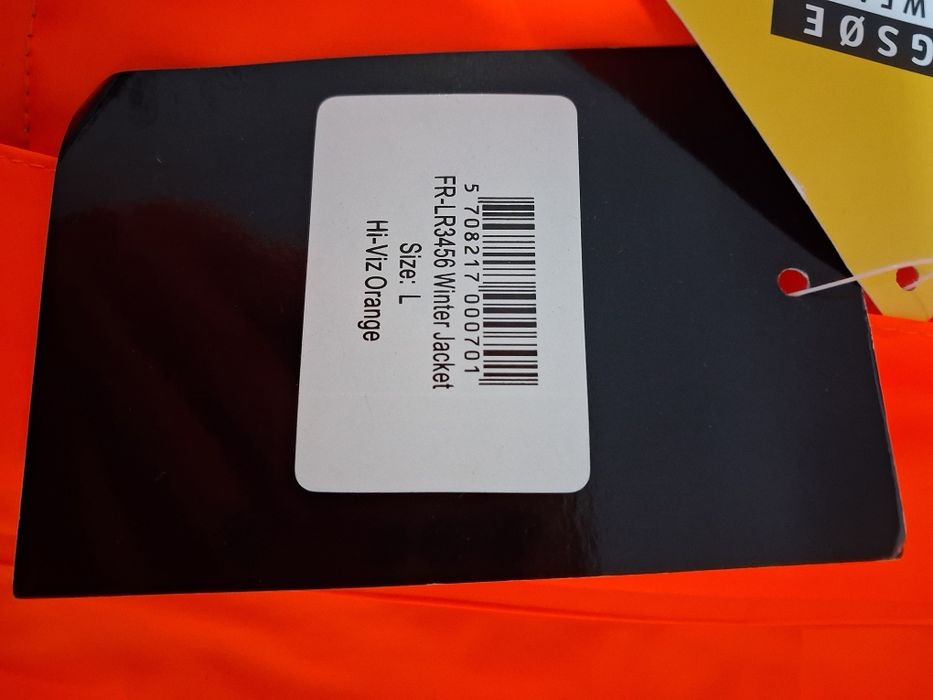 Nowa zimowa kurtka z odblaskami