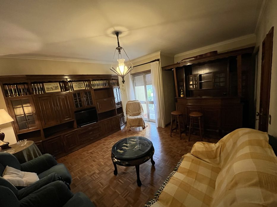 T2 mobilado em Ceira, 85 m², perto do Metro Mondego, com contrato