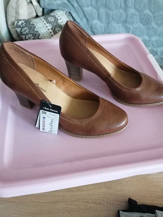 Buty na słupku r. 39 nowe