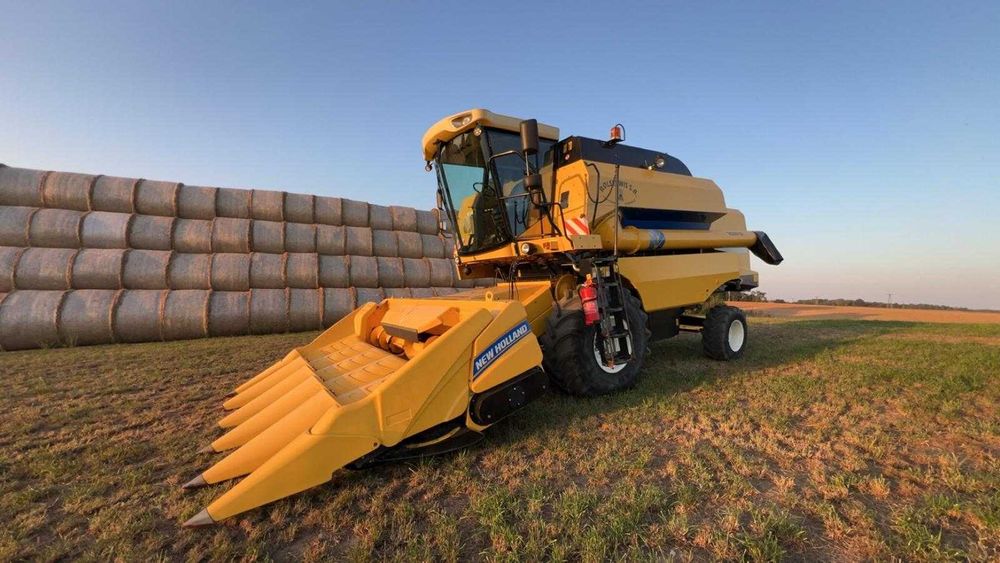 Kombajn zbożowy New Holland TC 5070