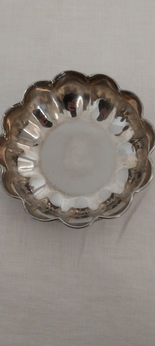 Taça decorativa metálica – 12 lados