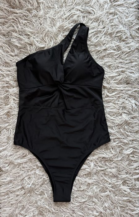 Kostium strój kąpielowy jednoczęściowy z wycięciem na ramię