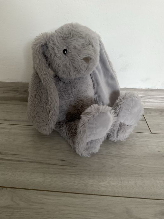 Duza maskotka pluszak kroliczek uzywana