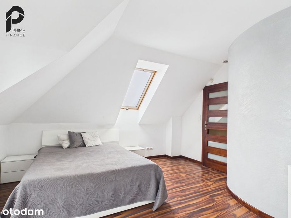 Dom w Pruszkowie z fotowoltaiką i dużym ogrodem