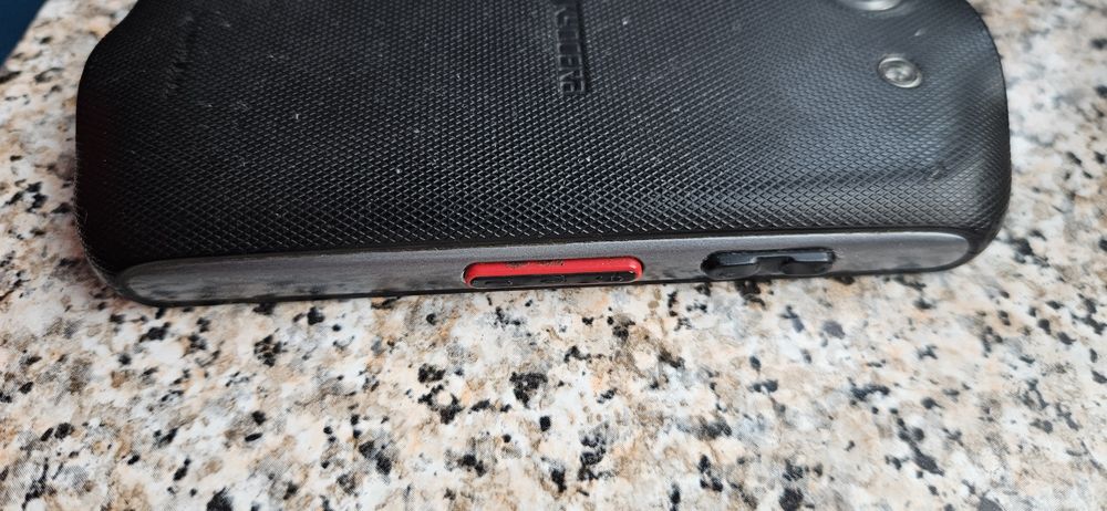 Смартфон Kyocera-E6560