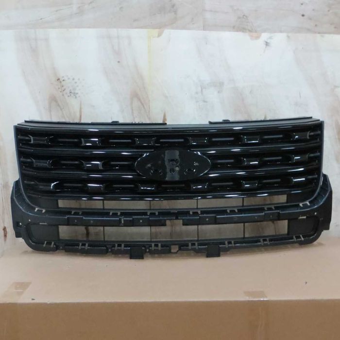 Решітка  Радіатора Ford Explorer 2016 - 2018