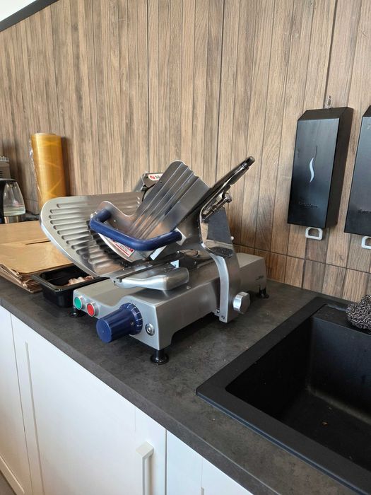 Odstąpię działający sklep z wyposażeniem