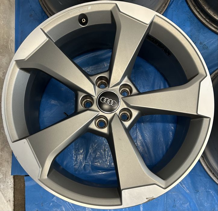 676 Felgi Aluminiowe Oryginał AUDI R 17 5x112 otwór 66,6