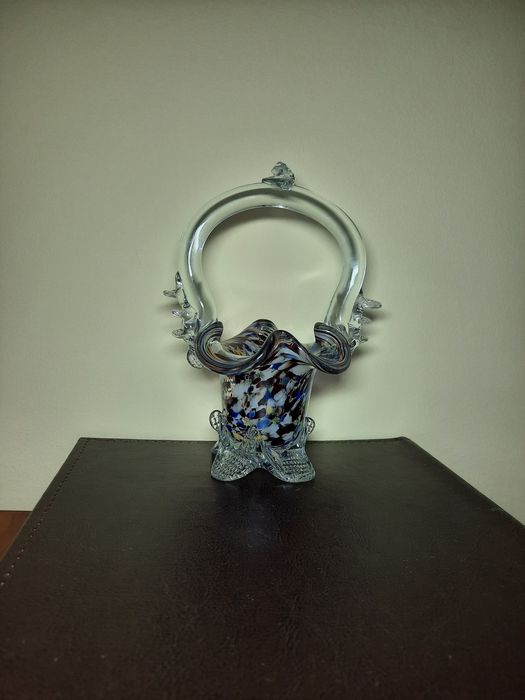 Ваза-корзинка. Скло. Висота - 16 см. Діаметр - 12 см.