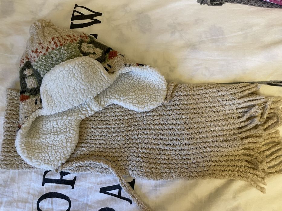 Продам зимній комплект на хлопчика: шапка та шарф