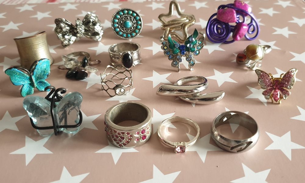 Conjunto de vários aneis.