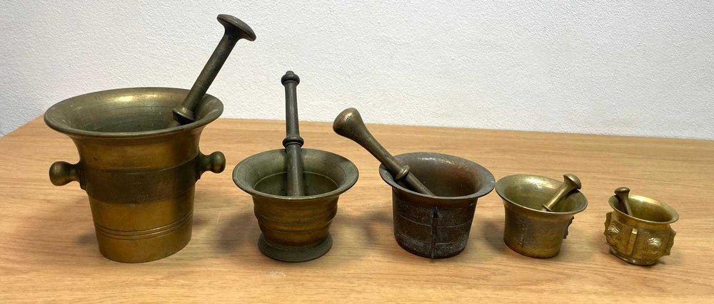 almofarizes e pilões de latão, colecionáveis ou antiguidades,