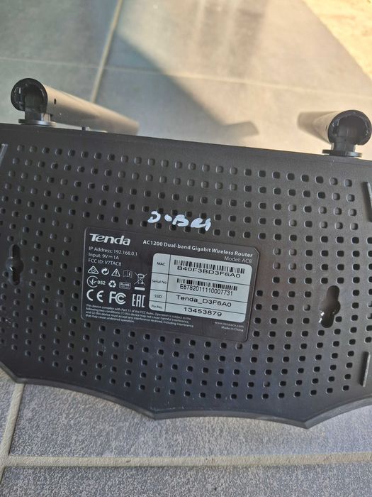 Router AC1200 Dual-band Gigabit Wireless Router