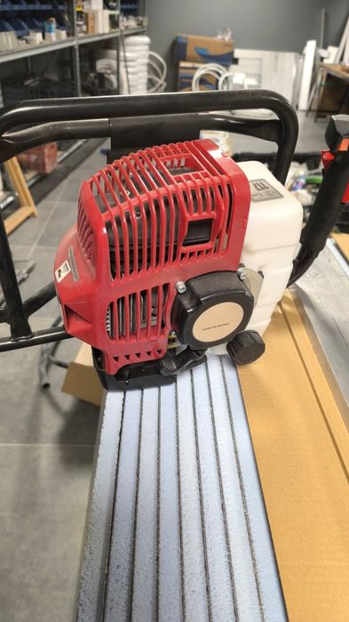 Máquina fazer furos. Nova, nunca utilizada MARCA HECHT MOTORS MODELO G