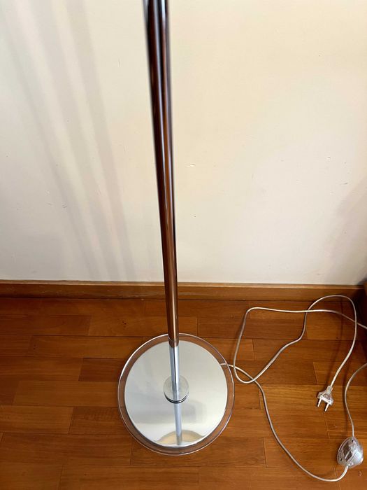Candeeiro de Pé com apontamento em cristal