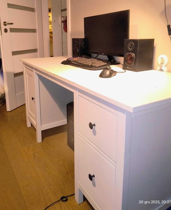 Biurko Ikea hemnesabiałe