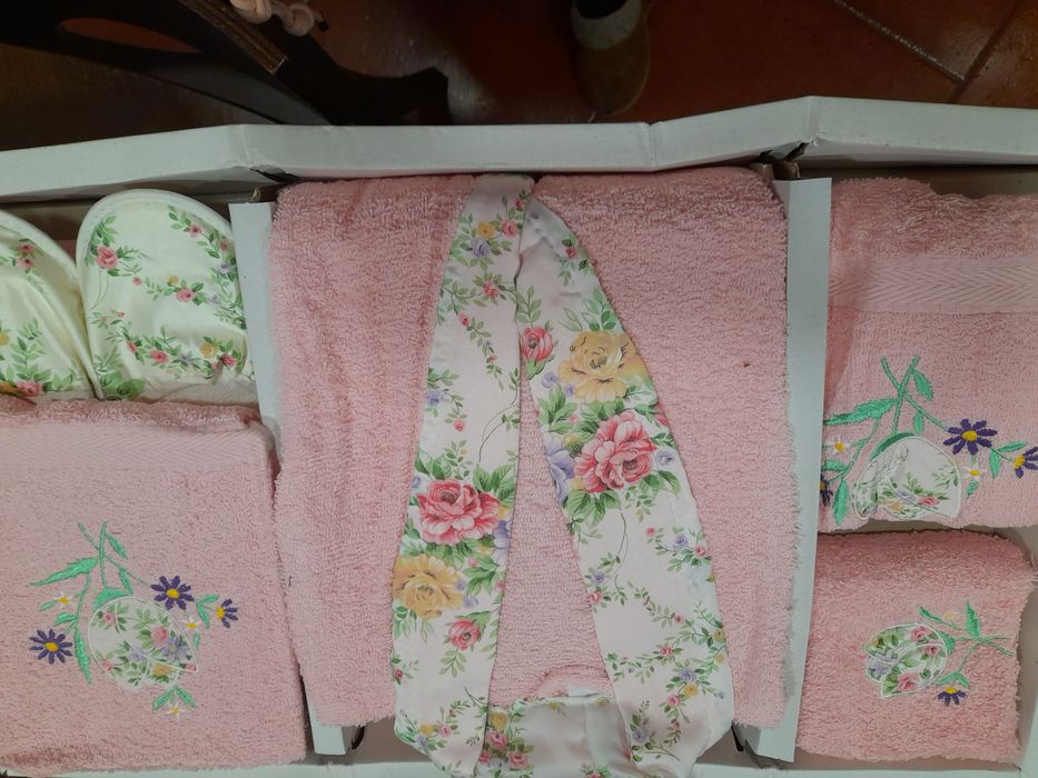 Conjunto de banho novo cor de rosa