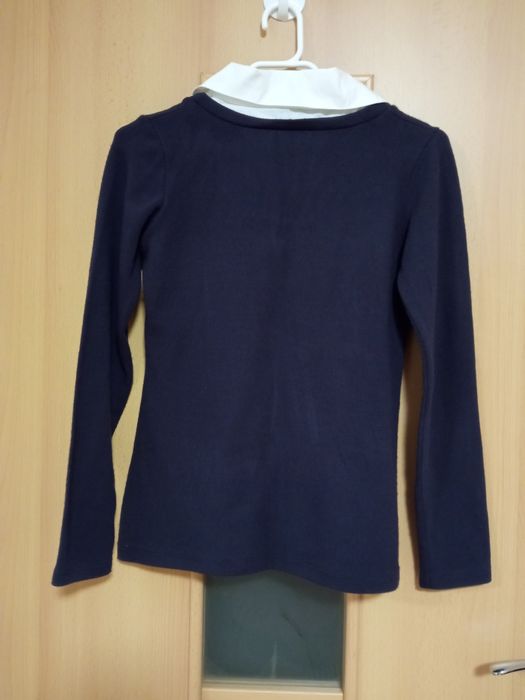 Elegancki sweter z kołnierzykiem