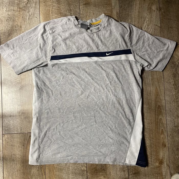 Чоловіча спортивна футболка Nike Vintage (Оригінал / Сіра з лампасом)