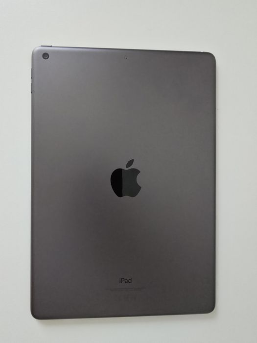 Apple iPad 9 generacji, super stan, ekran 10.2 cala, 64 GB pamięć