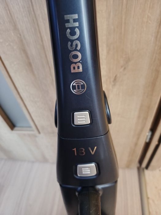 Odkurzacz Bosch pionowy 2 w 11