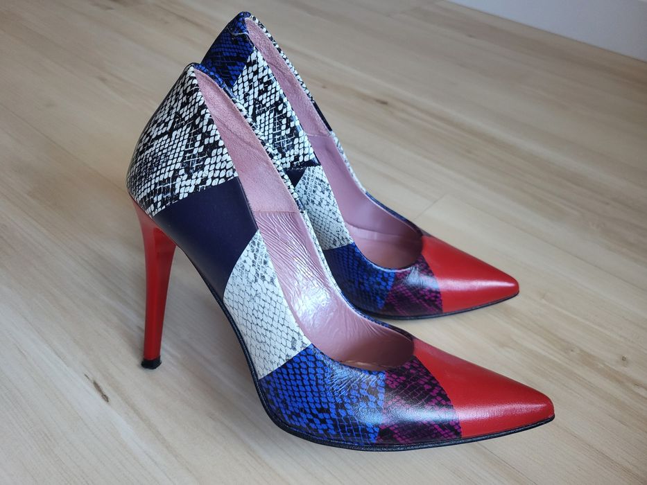 Piękne kolorowe szpilki