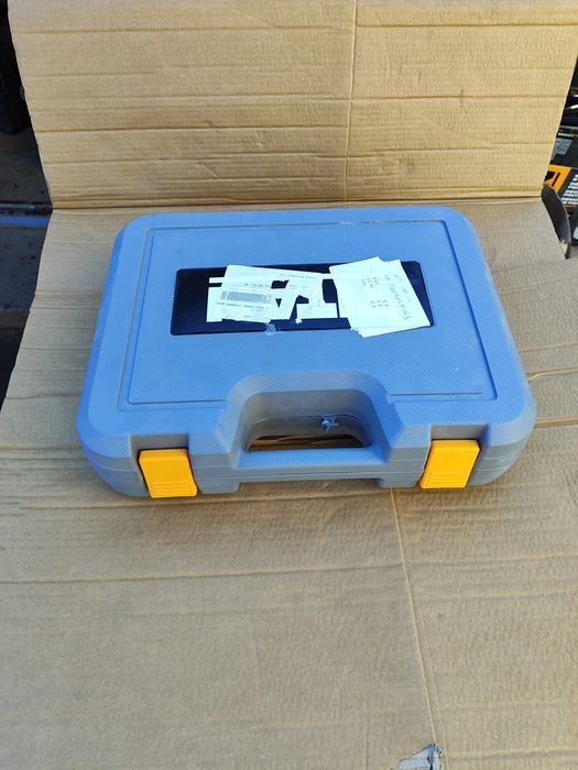 Urządzenie wielofunkcyjne Multitool Titan 18v