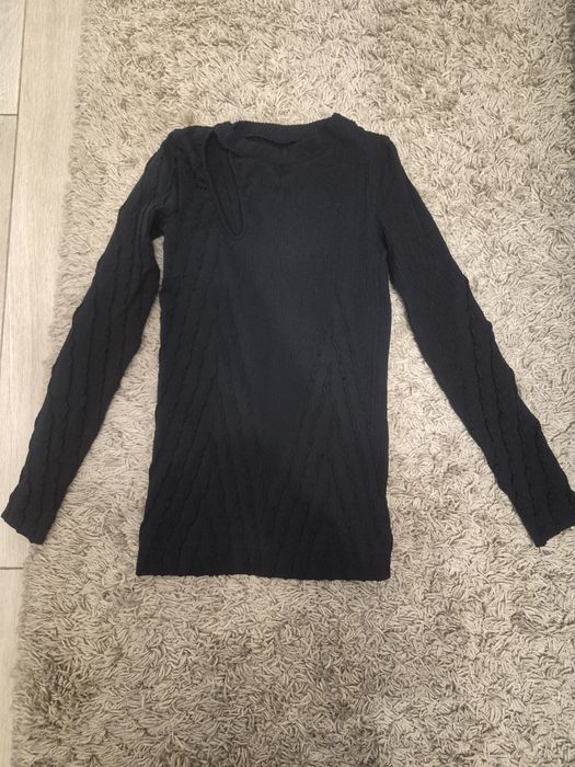 Czarna bluzka z łezką na dekolcie rozm. S Gatta