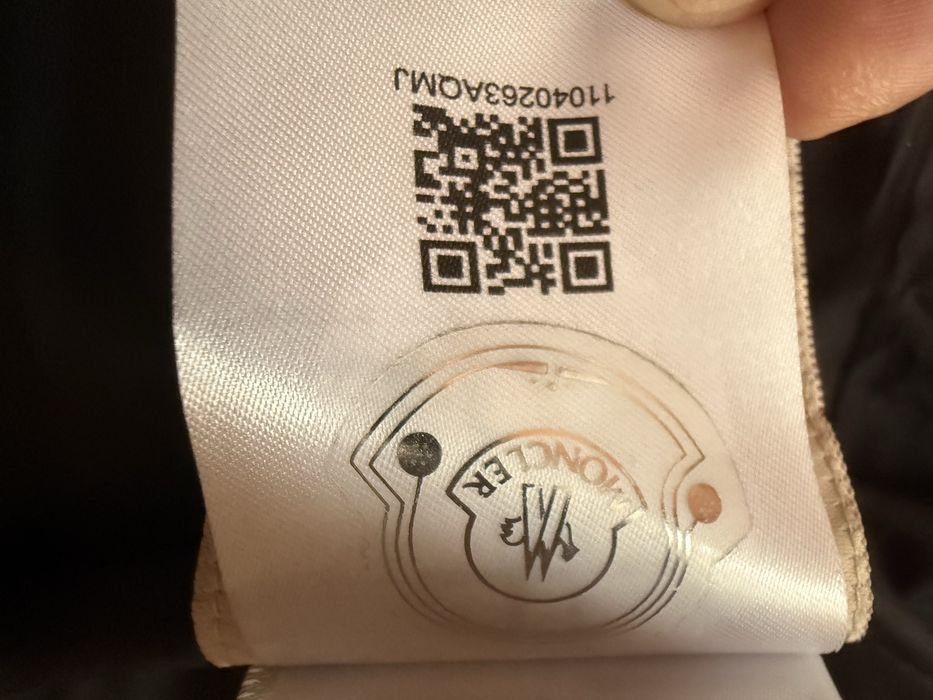 Wiatrówka z kapturem Moncler XS, stan bdb