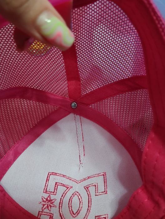 Отдам кепку новую не носила