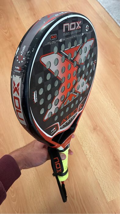 Vendo raquete/pala de padel de Agustin Tapia em 2023, Nox AT10 Genius 18K