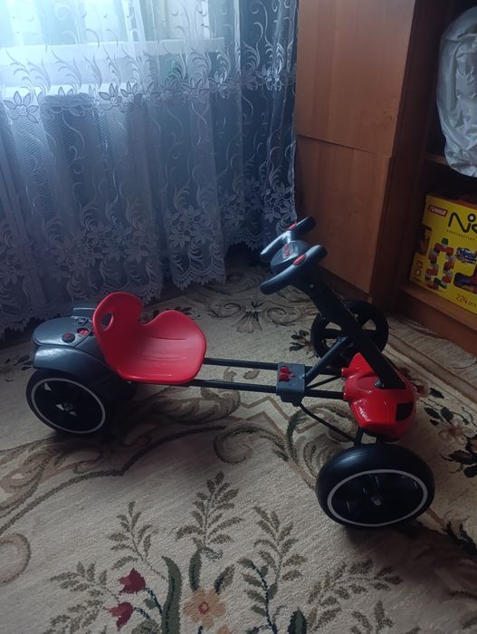 Дитячий автомобіль
