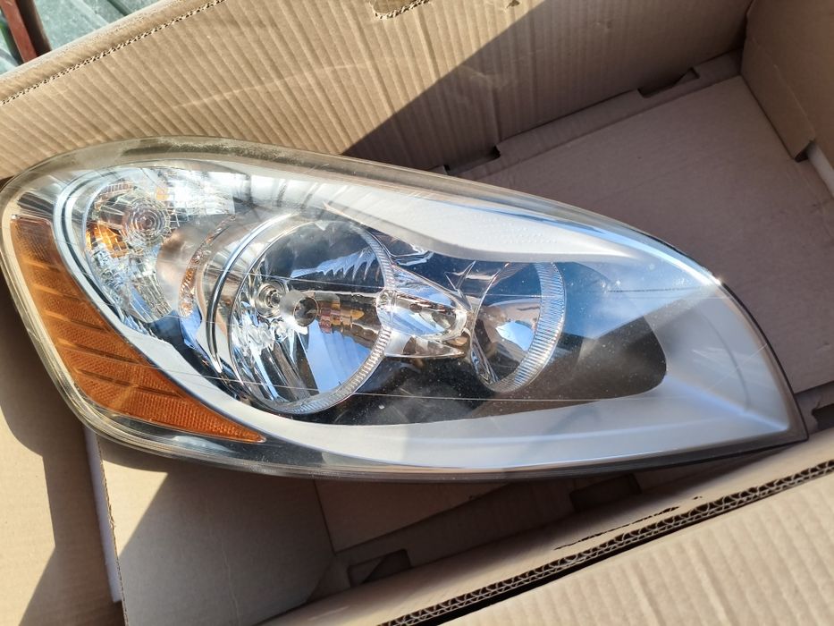 Lampa prawa Europa halogen Volvo XC60