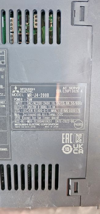 Serwowzmacniacz  mitsubishi MR-J4W2  CNC