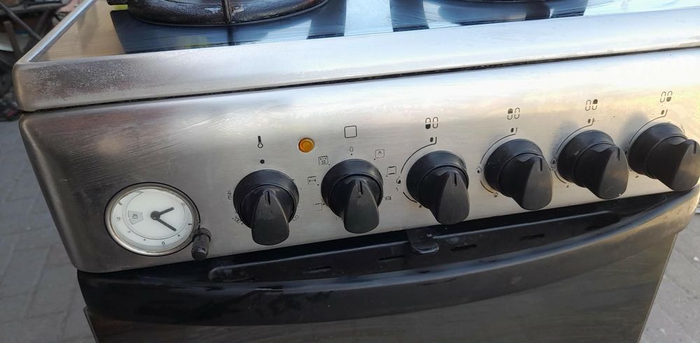 Kuchenka gazowo-elektryczna Hotpoint Ariston rożen inoks