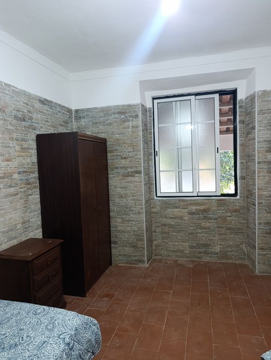 Aluga-se Quarto partilhado