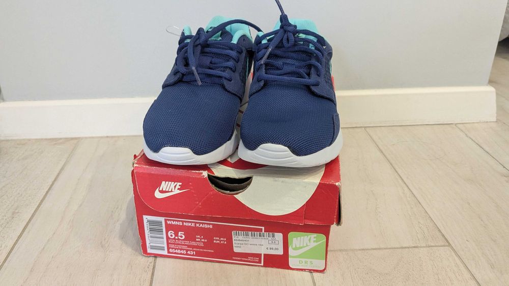 Продаю нові жіночі кросівки Nike Kaishi