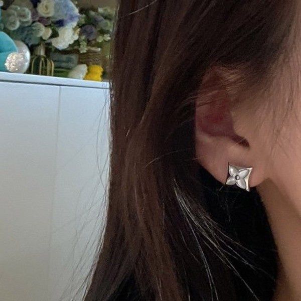 Brincos Novos Madrepérola Aço e Ouro Branco 24K Louis Vuitton