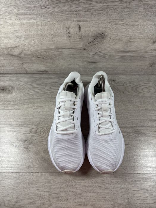 Nike  чоловічі бігові кросівки 42 розмір