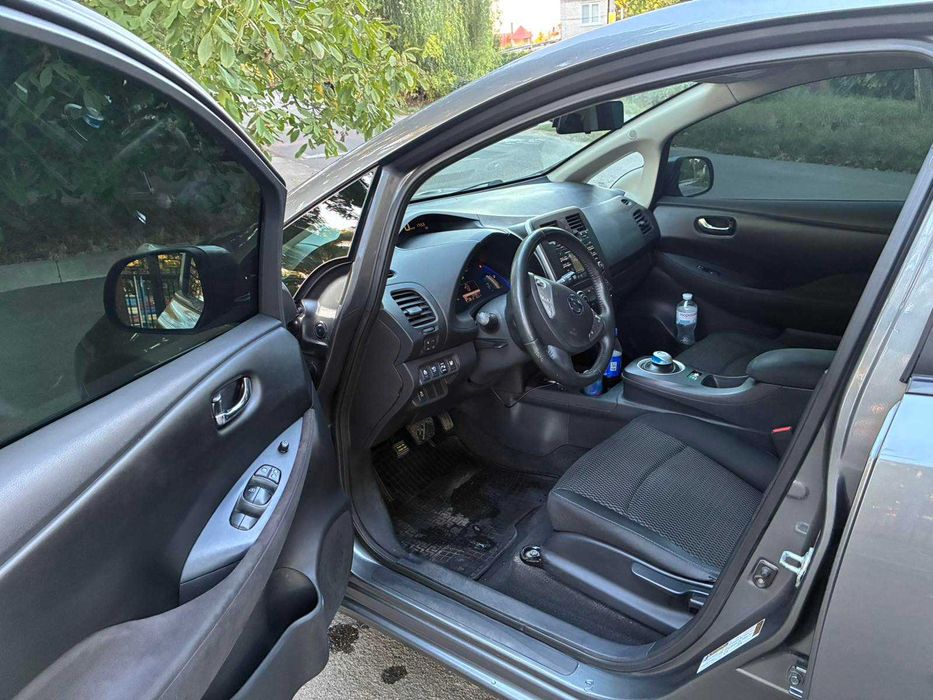 Nissan Leaf 2015 продам