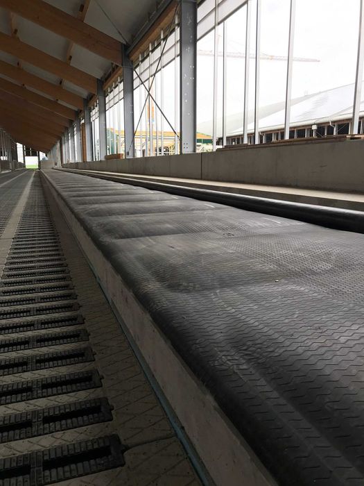 Materac legowiskowy wodno-piankowy dla krów